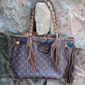🚫🚫Pending  sale🚫 🚫Fringed Louis Vuitton